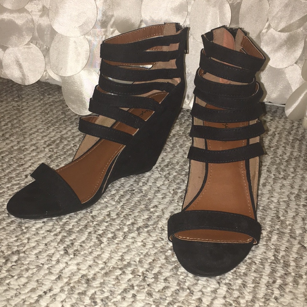 Black strappy wedge